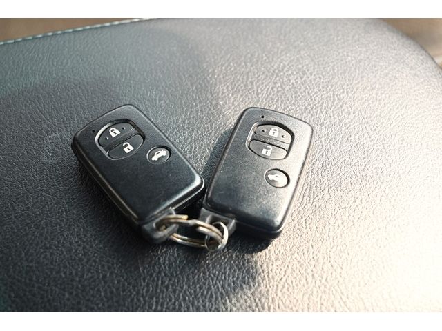 Toyota MARK X 2013-03 4230-17