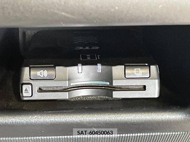 Toyota PORTE 2014-08 281807-7