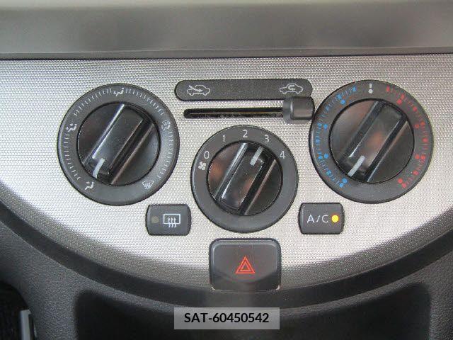 Nissan NOTE 2010-01 384496-14