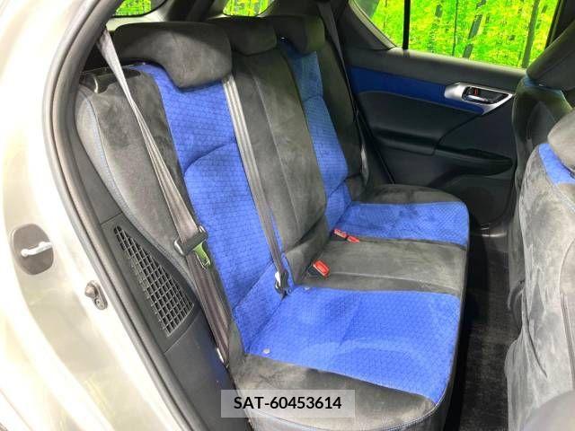 Lexus CT 2015-06 387952-10