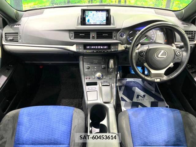 Lexus CT 2015-06 387952-1