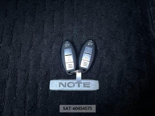 Nissan NOTE 2013-02 279969-12