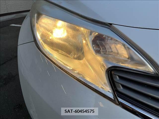 Nissan NOTE 2013-02 279969-7