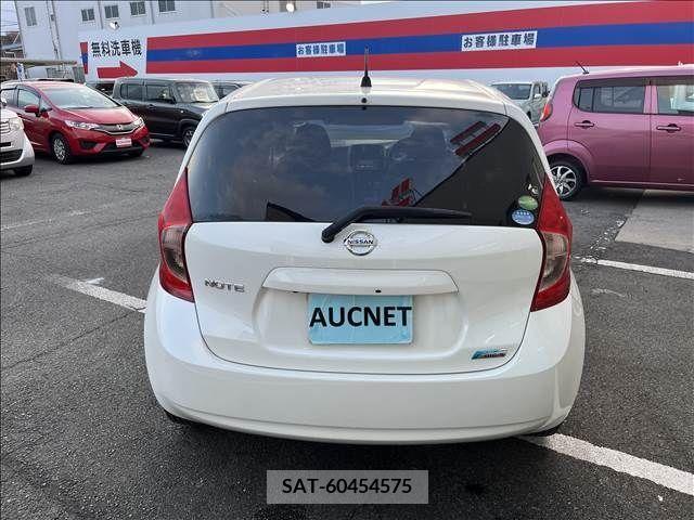 Nissan NOTE 2013-02 279969-5