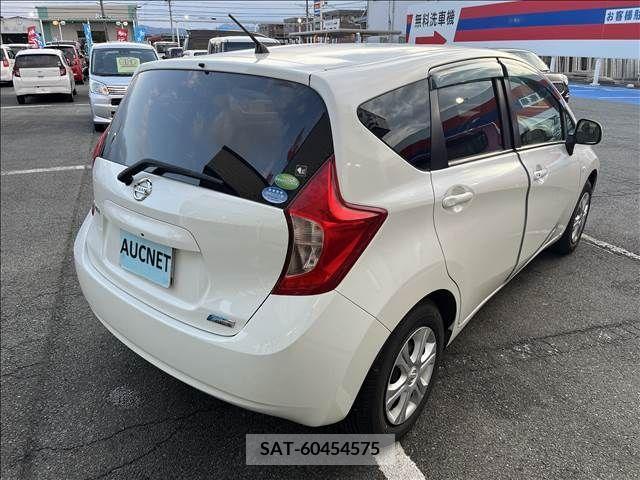 Nissan NOTE 2013-02 279969-4