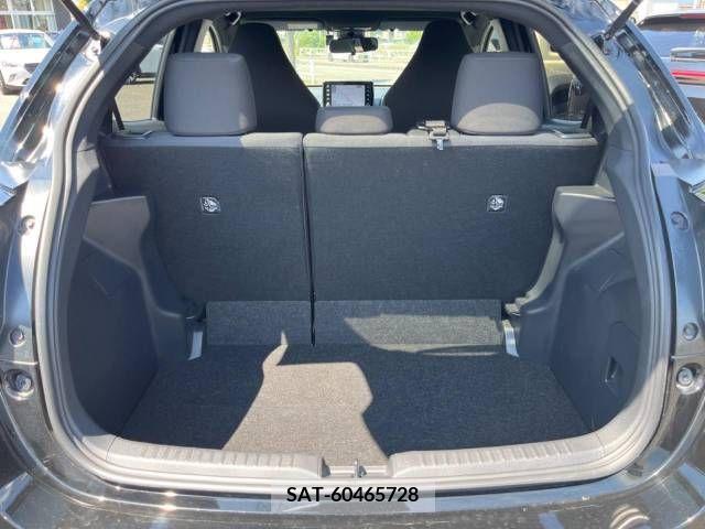 Toyota YARIS 2023-06 371436-10