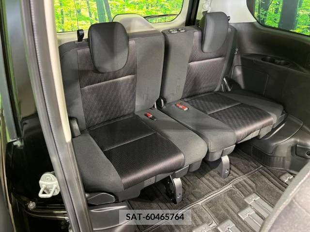Nissan SERENA 2018-08 352077-11