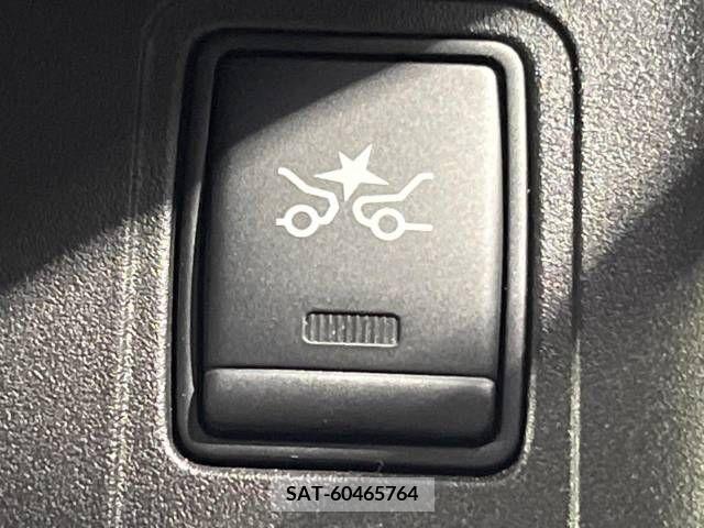 Nissan SERENA 2018-08 352077-8