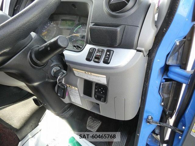 Mitsubishi CANTER 2019-10 294441-17