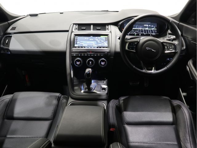Jaguar E-PACE 2018-06 7571-9