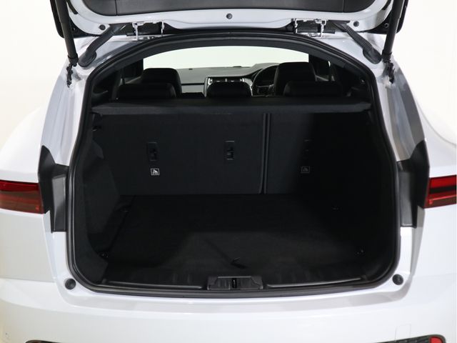 Jaguar E-PACE 2018-06 7571-24