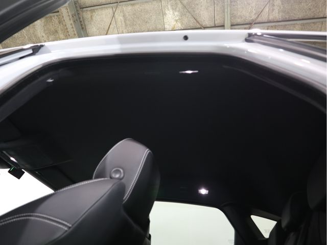 Jaguar E-PACE 2018-06 7571-18