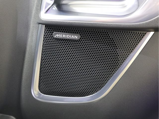 Jaguar E-PACE 2018-06 7571-22