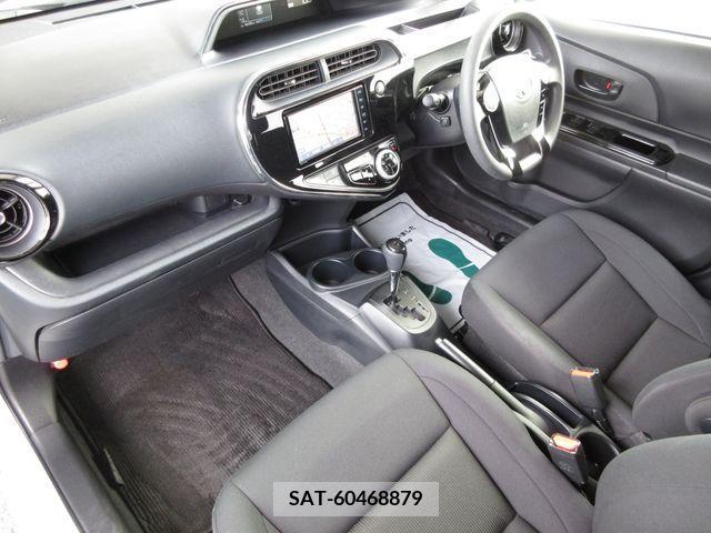 Toyota AQUA 2018-10 234471-21