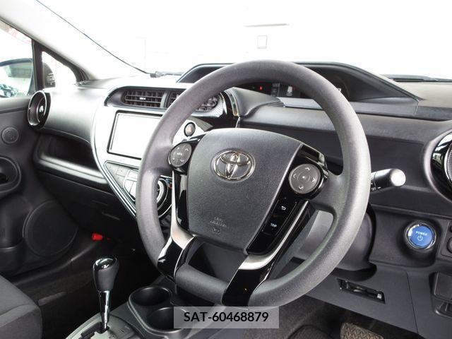 Toyota AQUA 2018-10 234471-11