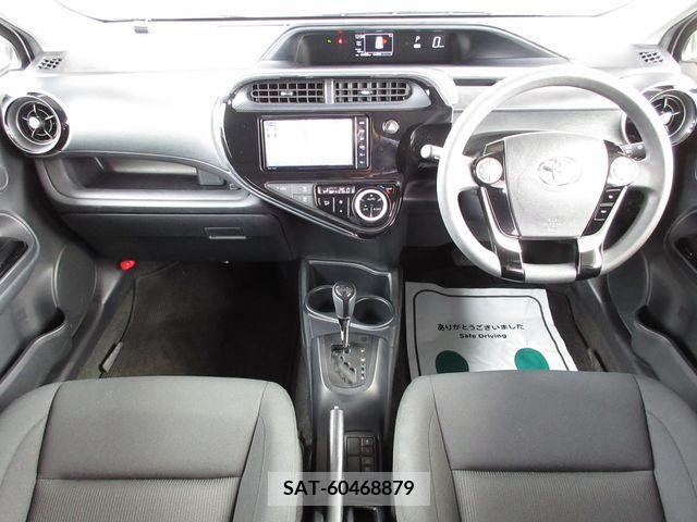 Toyota AQUA 2018-10 234471-1