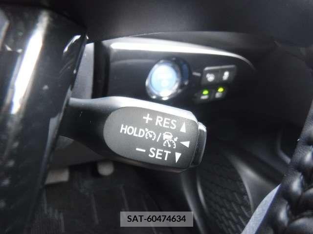 Toyota PRIUS 2017-09 282120-7