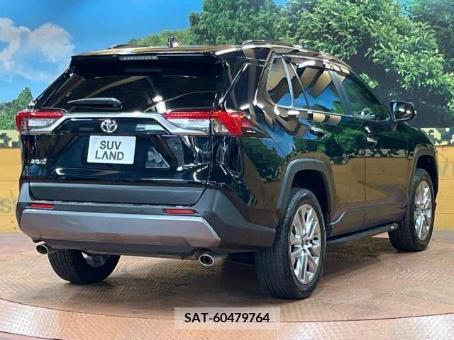 Toyota RAV4 2021-11 393582-17