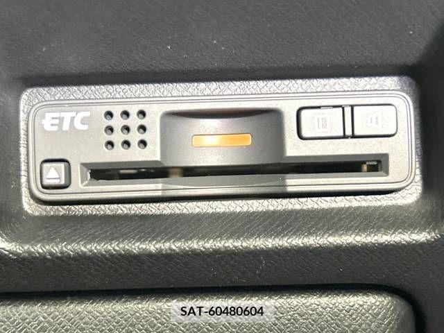 Honda e 2010-08 385381-6