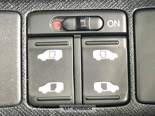 Honda e 2010-08 385381-5