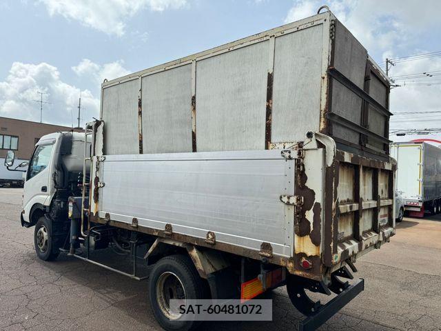Hino DUTRO 2002-12 296730-18