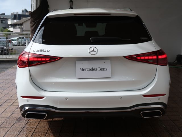 Mercedes Benz C-CLASS 2022-08 17477-10