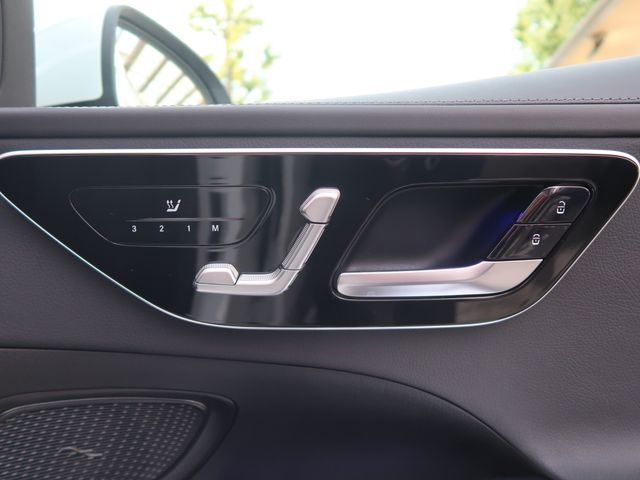 Mercedes Benz C-CLASS 2022-08 17477-28
