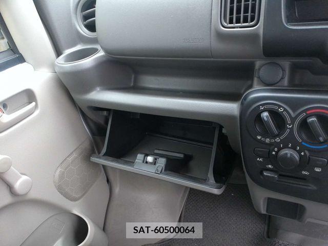 Suzuki EVERY 2017-03 236532-7