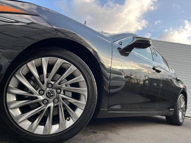 Lexus ES 2019-07 193428-13