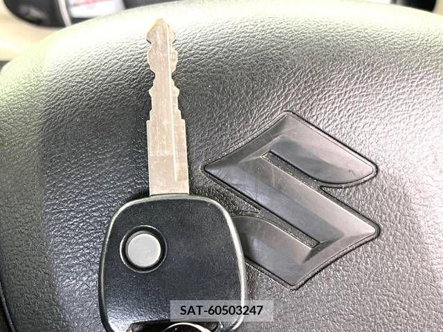 Suzuki ALTO 2017-01 305043-6