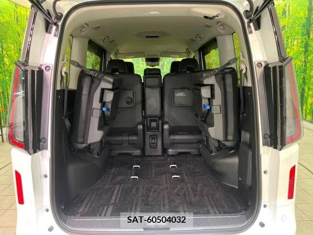 Nissan SERENA 2023-03 332726-11