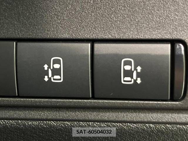 Nissan SERENA 2023-03 332726-4