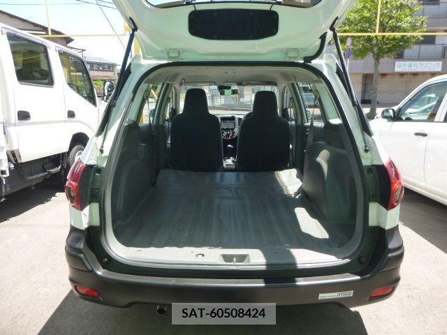 Nissan AD VAN 2018-06 353185-6