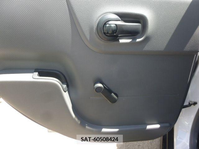 Nissan AD VAN 2018-06 353185-19