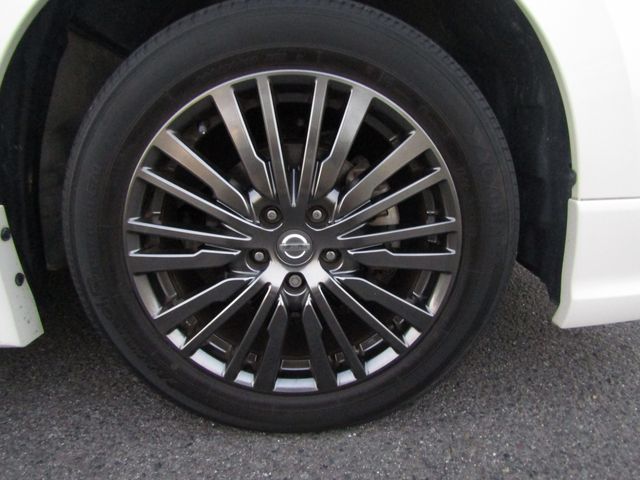 Nissan ELGRAND 2019-07 192512-23