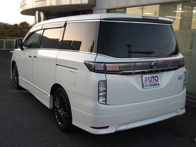Nissan ELGRAND 2019-07 192512-2