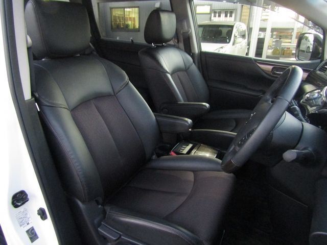 Nissan ELGRAND 2019-07 192512-8