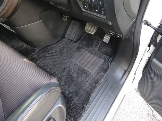 Nissan ELGRAND 2019-07 192512-20