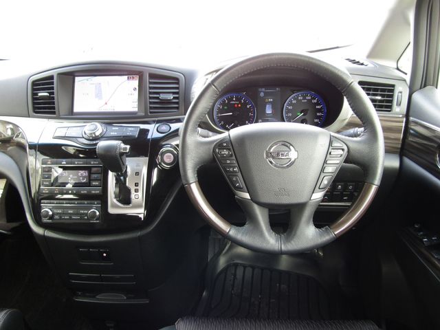 Nissan ELGRAND 2019-07 192512-14
