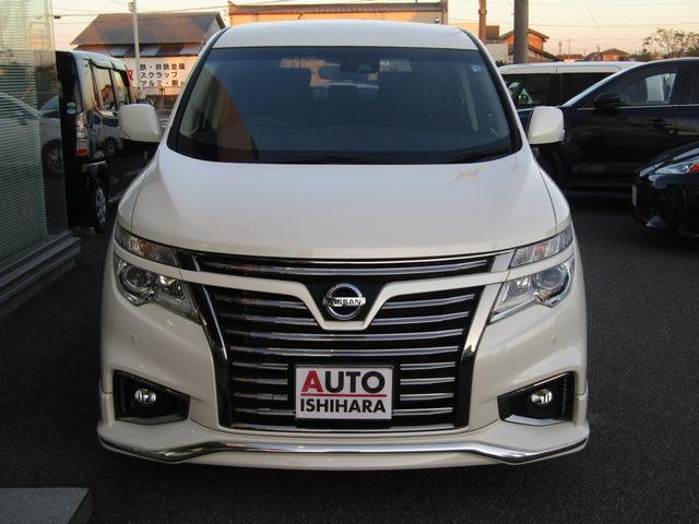 Nissan ELGRAND 2019-07 192512-3