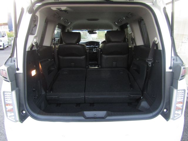 Nissan ELGRAND 2019-07 192512-7