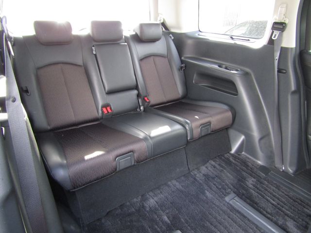 Nissan ELGRAND 2019-07 192512-13