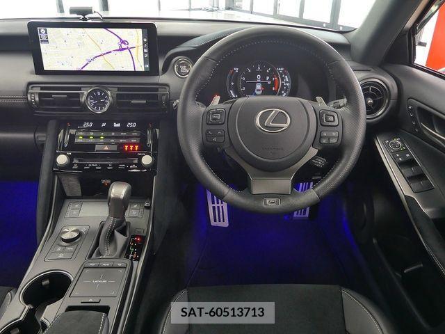 Lexus IS 2023-06 316801-10