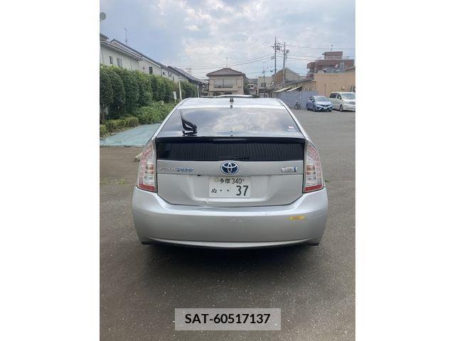 Toyota PRIUS PHV 2013-09 327354-4