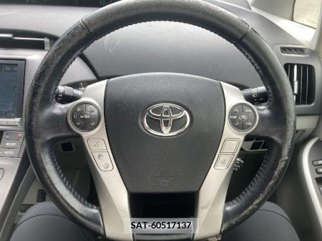 Toyota PRIUS PHV 2013-09 327354-9