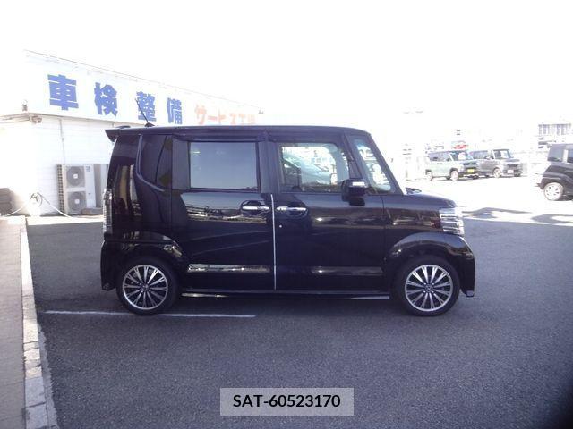Honda N BOX CUSTOM 2017-07 213738-3