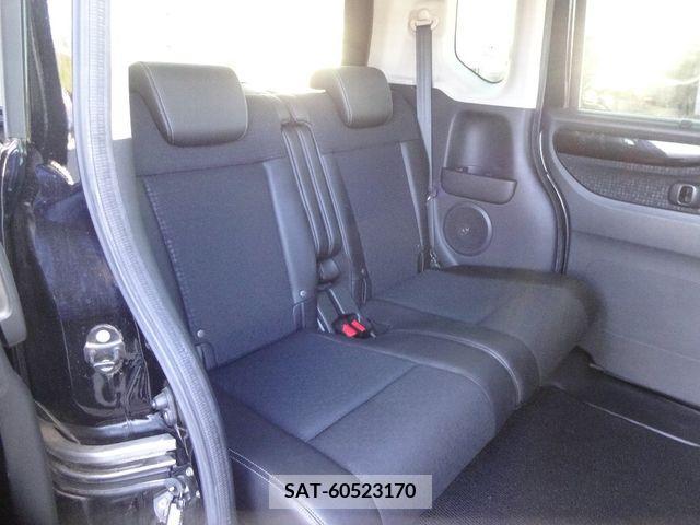 Honda N BOX CUSTOM 2017-07 213738-7