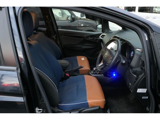Honda FIT HYBRID 2019-05 185936-20