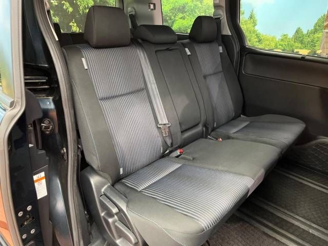 Toyota VOXY 2016-12 16238-11