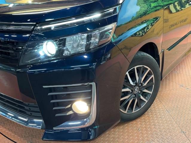 Toyota VOXY 2016-12 16238-14